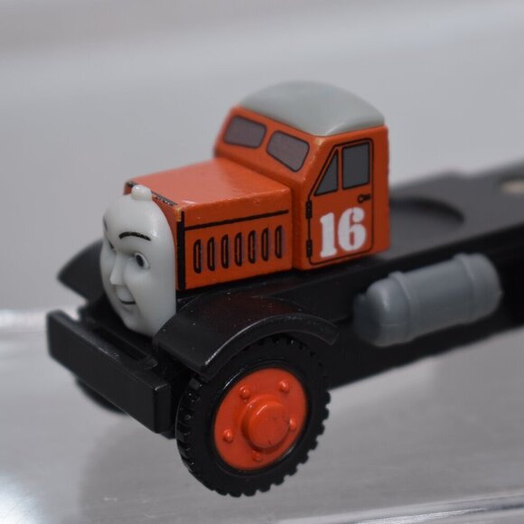 Max 15 and Monty 16 Truck Flatbed NO DUMP BIN Thomas & Friends Wooden Railway - Picture 7 of 11